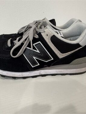 New Balance 574 Black and Gray Sneaker